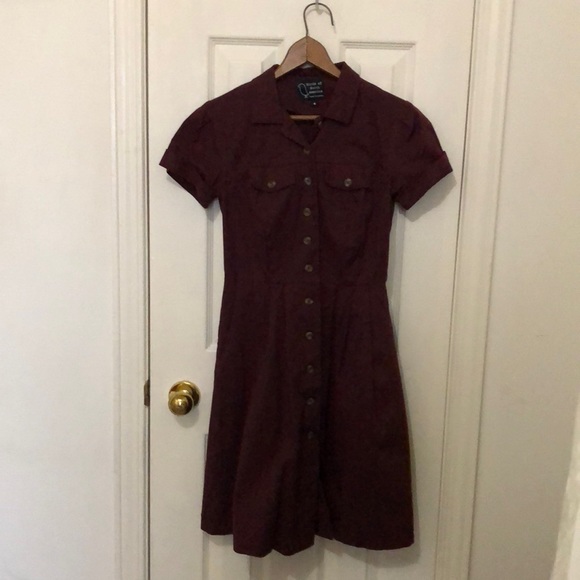 Beautiful Canadian made structured dress - only selling b/c it doesn’t fit! - Picture 1 of 6